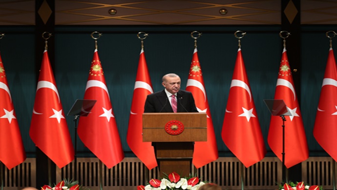 “Türkiye’nin sergilediği performans bizi dünyanın en büyük 10 ekonomisine girme hedefimize adım adım yaklaştırıyor”