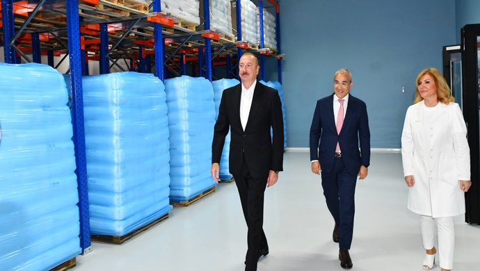 İlham Aliyev, Bakü’de “Diamed” ilaç üretim fabrikasının açılışına katıldı