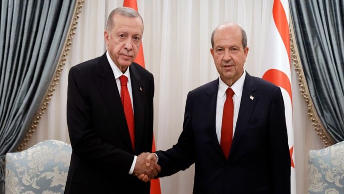 Cumhurbaşkanı Ersin Tatar, Türkiye Cumhuriyeti Cumhurbaşkanı Recep Tayyip Erdoğan’la bayramlaştı